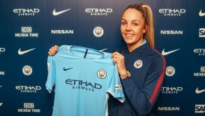 Ellie Roebuck signs her first professional contract with Man City