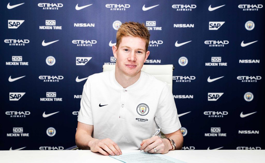 Kevin De Bruyne signs a new contract to stay at Manchester City