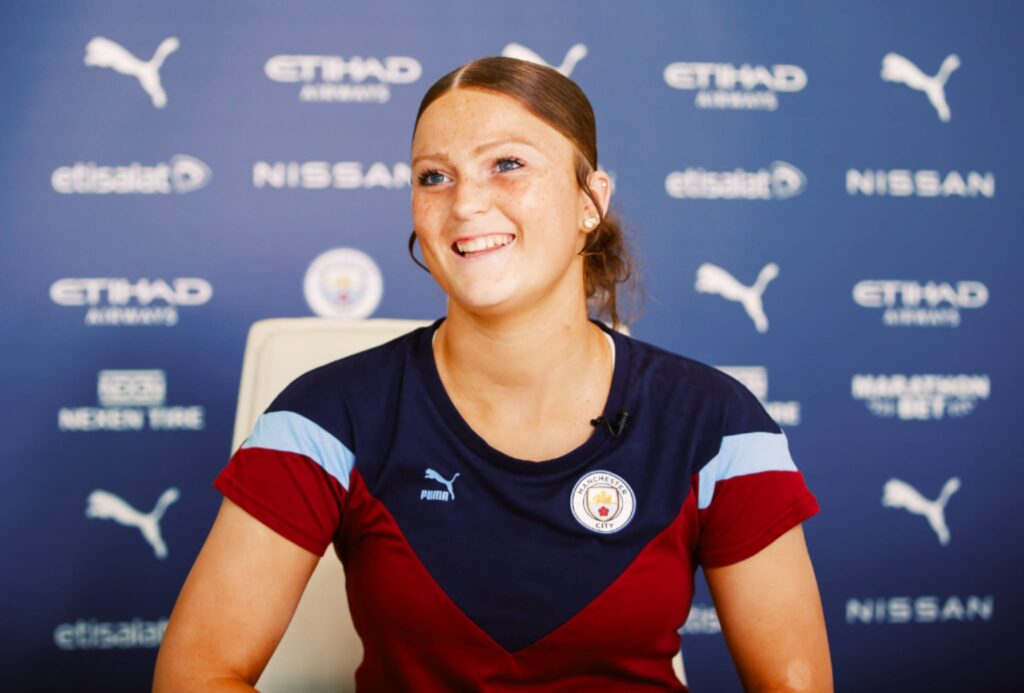 Ruby Mace signs for Manchester City Women