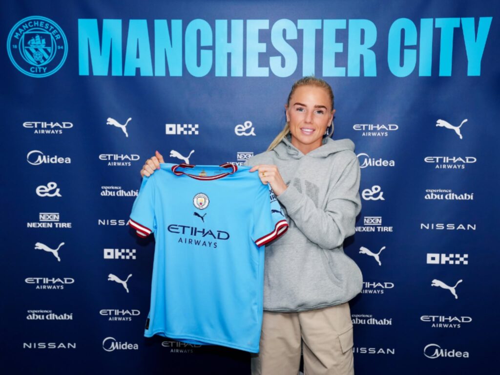 Alex Greenwood with Manchester City shirt