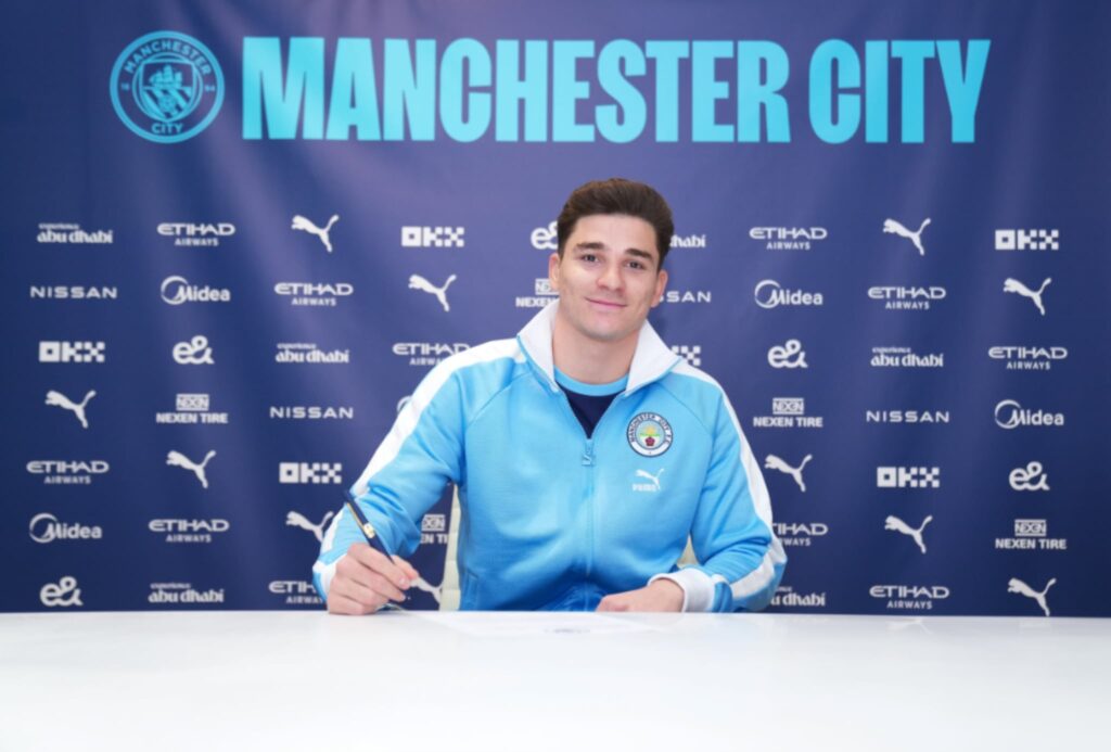 Julian Alvarez signs new contract with Manchester City until 2028
