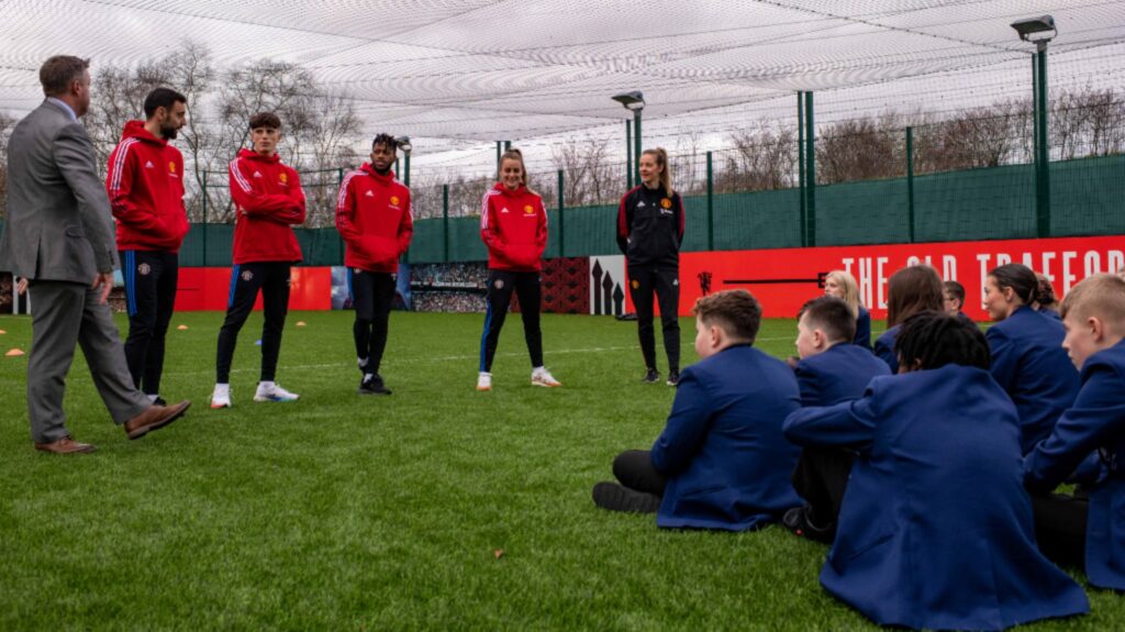 Players meet high school students - Bruno Fernandes, Alejandro Garnacho, Fred, Ella Toone