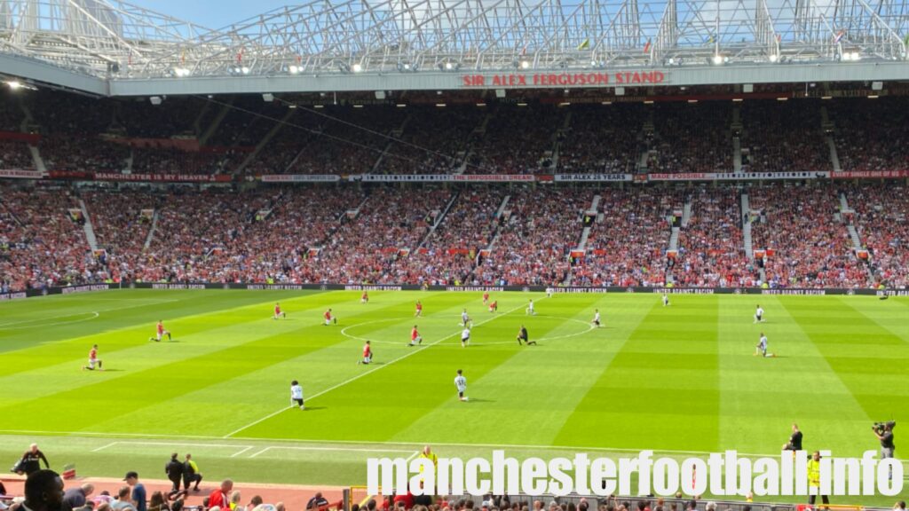 Manchester United vs Fulham - teams take the knee - Sunday May 28 2023