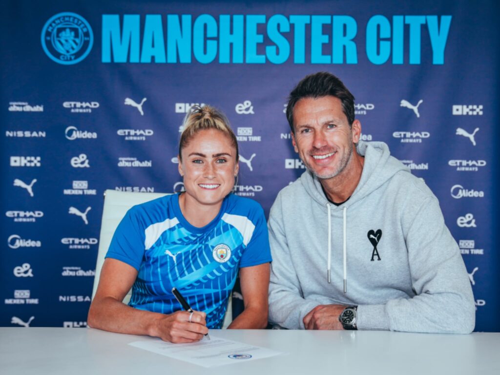 Steph Houghton signs contract alongside Gareth Taylor