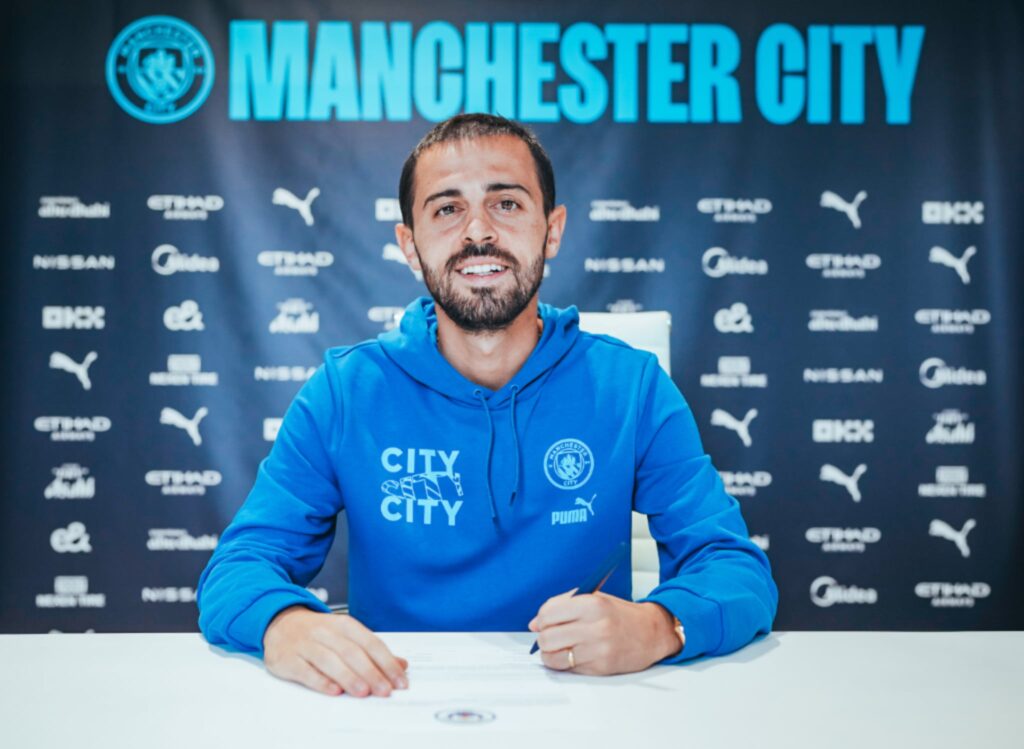 Bernardo Silva signs new contract at Manchester City