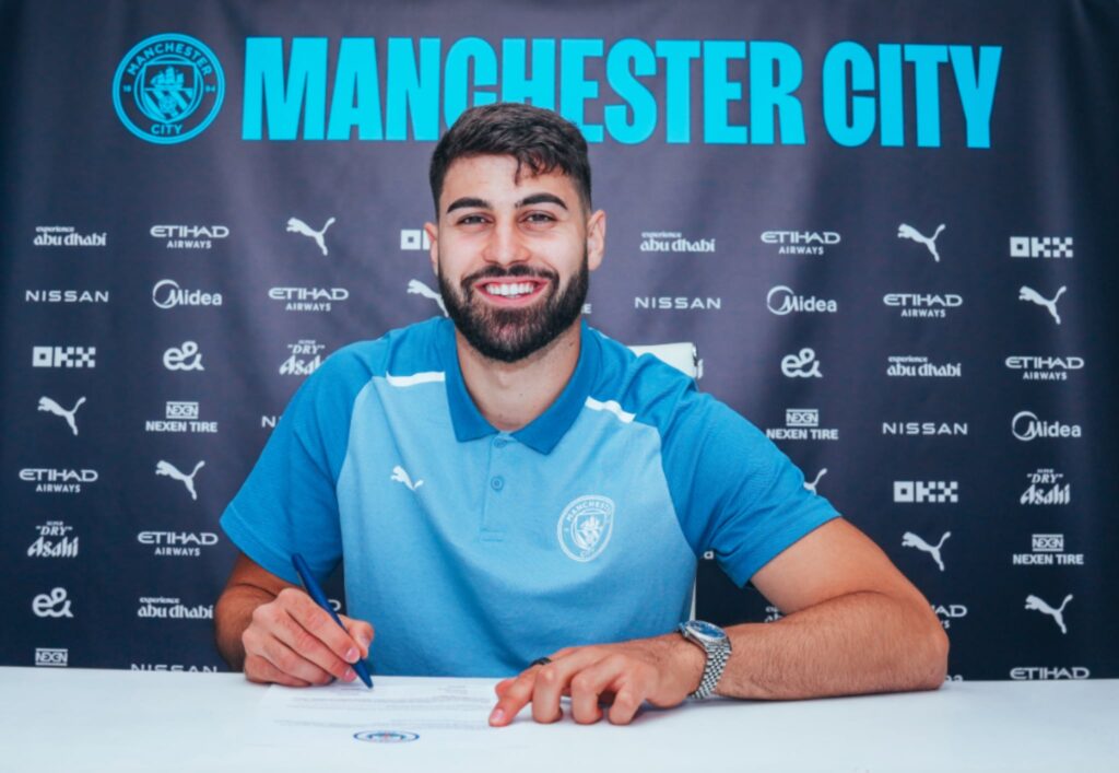 Josko Gvardiol - signing contract with Manchester City until 2028