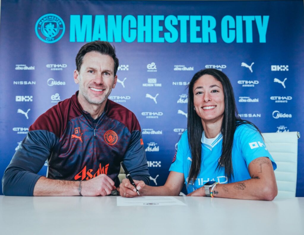 Leila Ouahabi signs new Manchester City contract