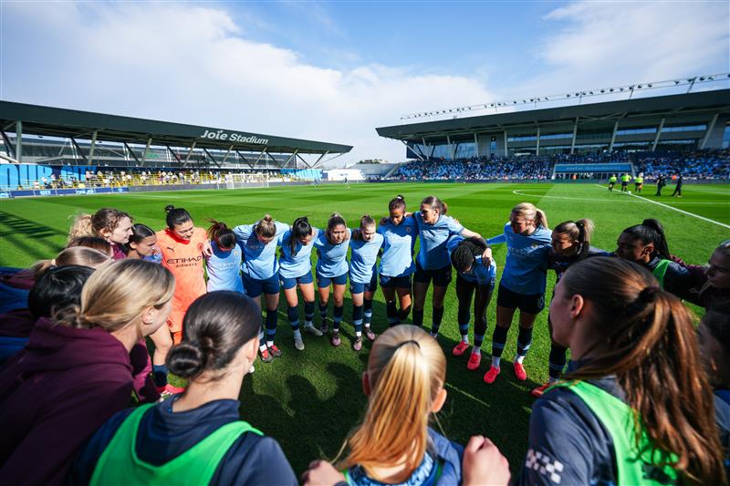 Manchester City Women team huddle